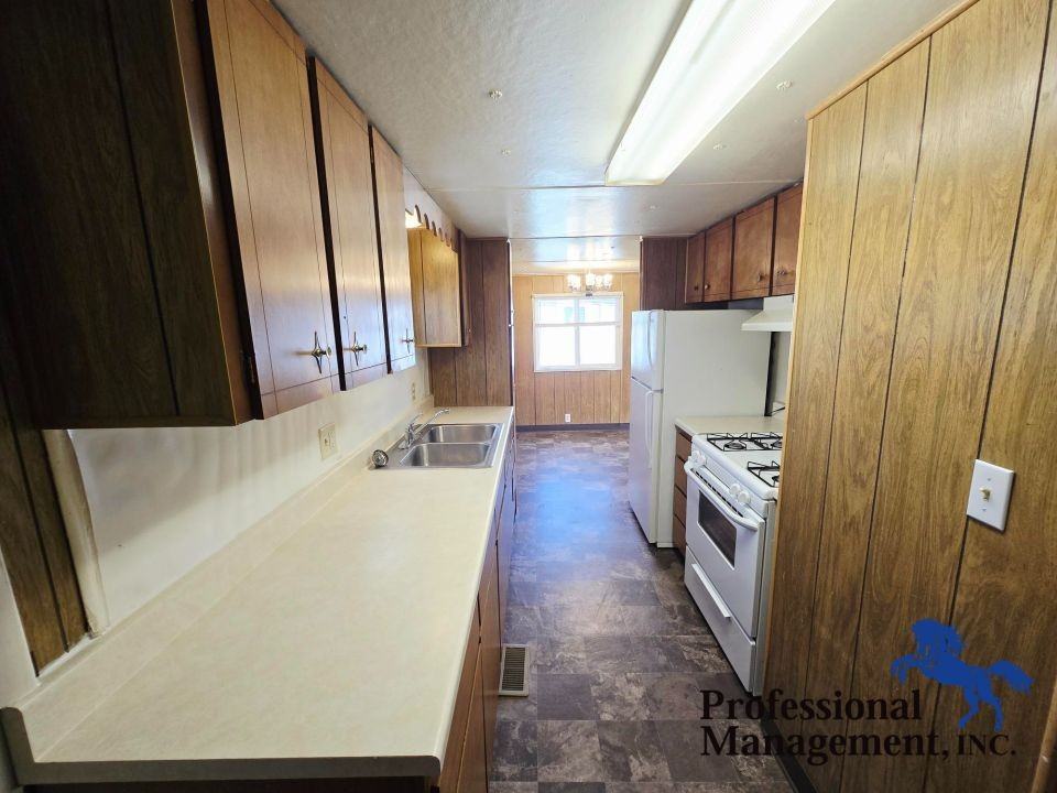 813 Heights Ln - Photo 5 of 11