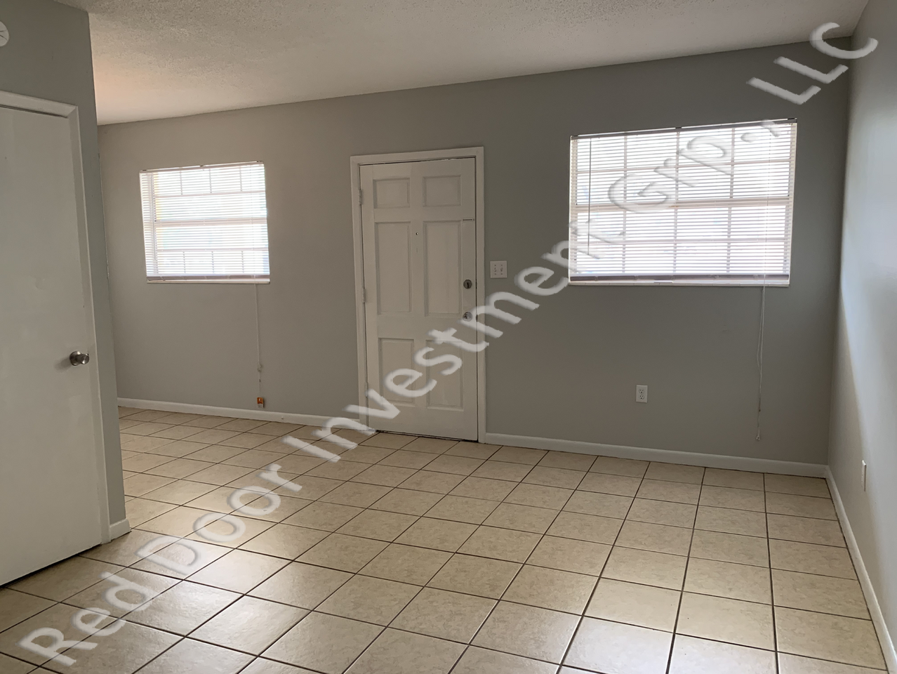 706 W Dixie Ave - Photo 2 of 11