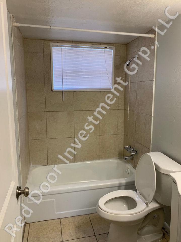 706 W Dixie Ave - Photo 6 of 11