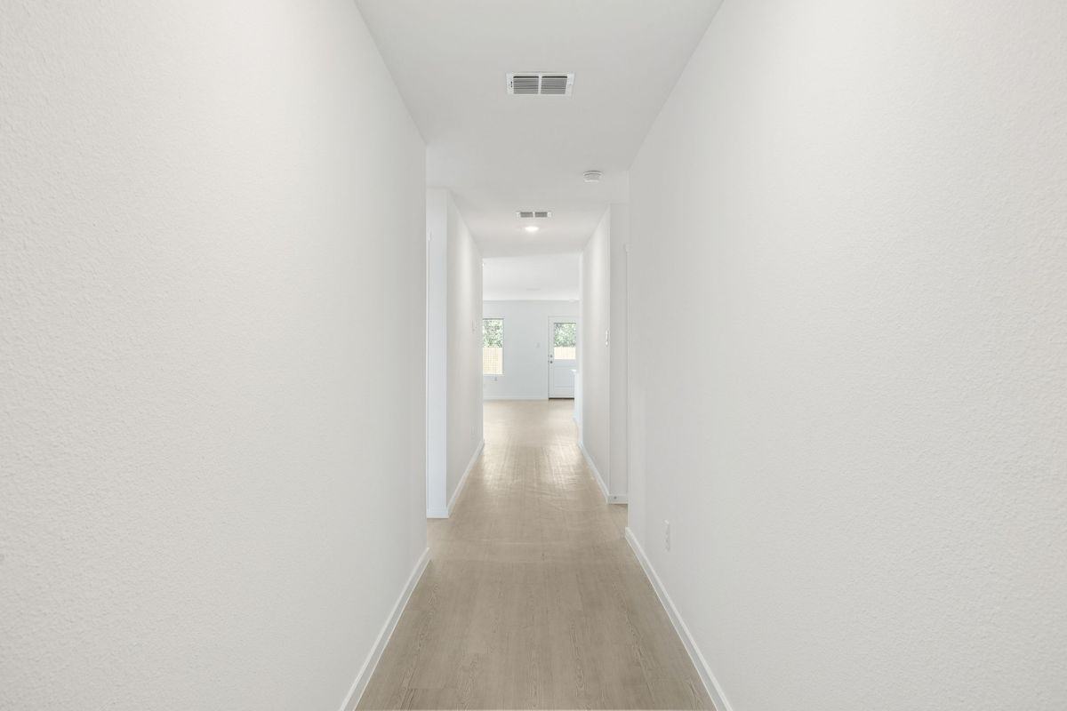 716 Holleman Dr - Photo 3 of 23