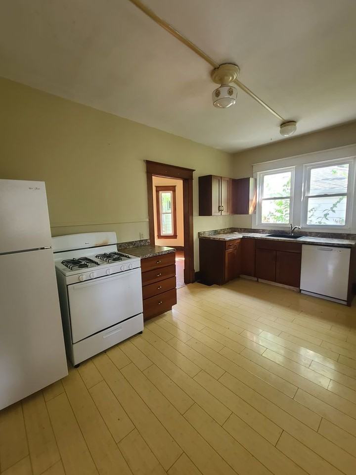 401 West Vine Street - Photo 3 of 10