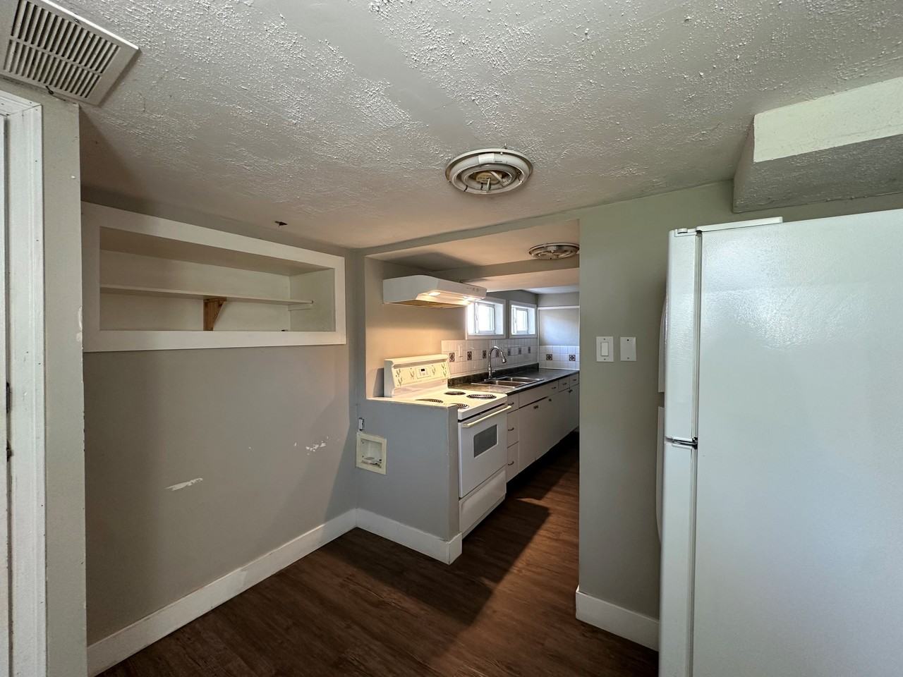 9573 Williams Street - Photo 6 of 10