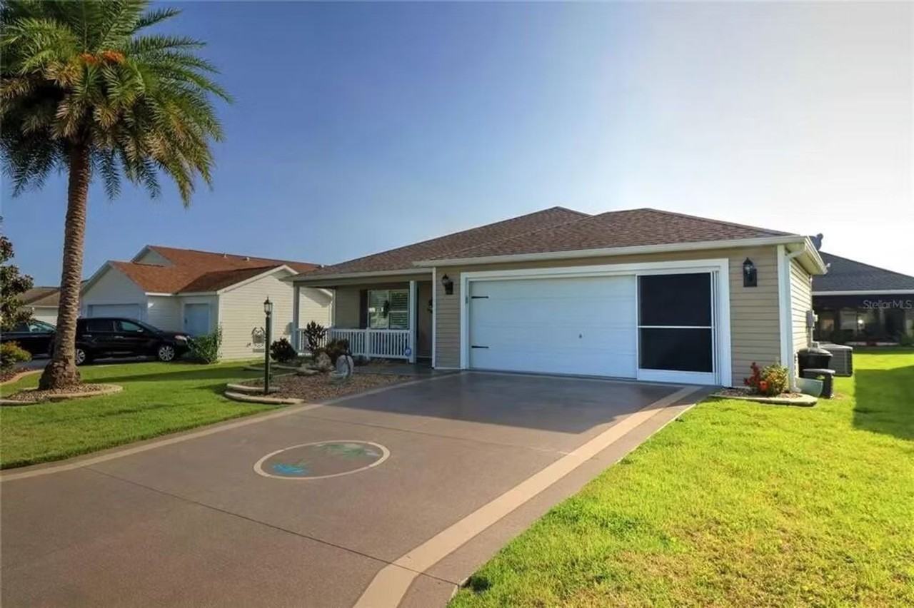 2393 Carriage Hill Way - Photo 3 of 25