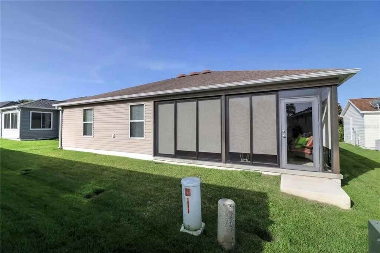 2393 Carriage Hill Way - Photo 5 of 25