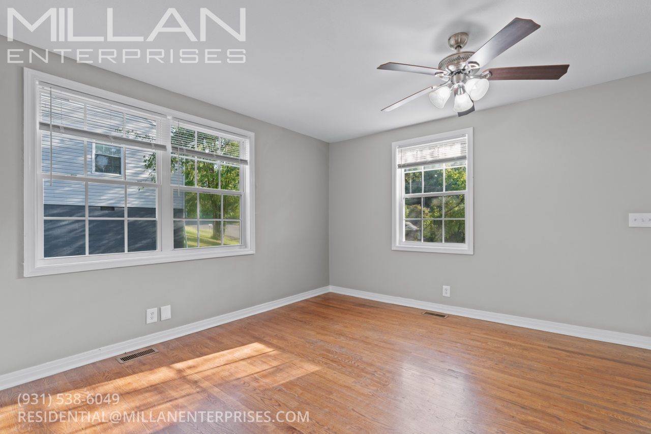 854 E Happy Hollow Dr - Photo 3 of 11