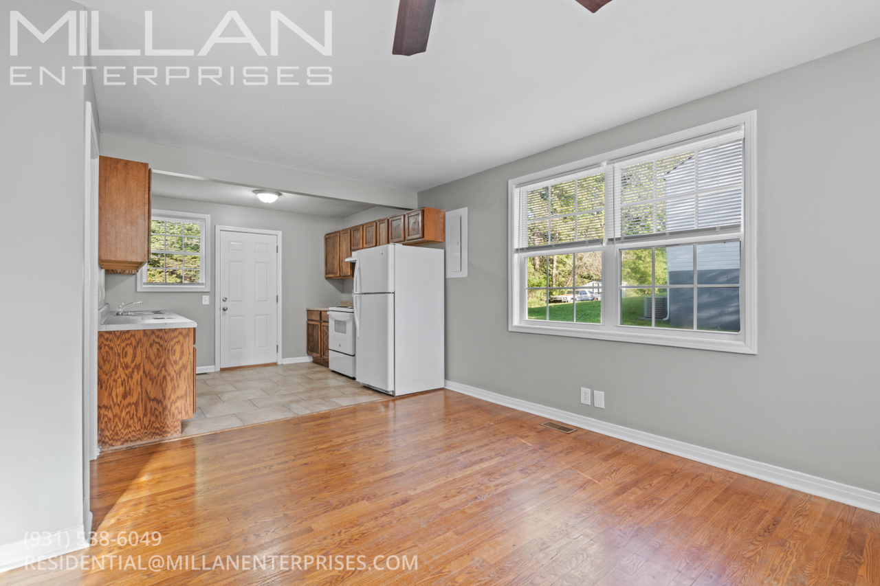 854 E Happy Hollow Dr - Photo 5 of 11