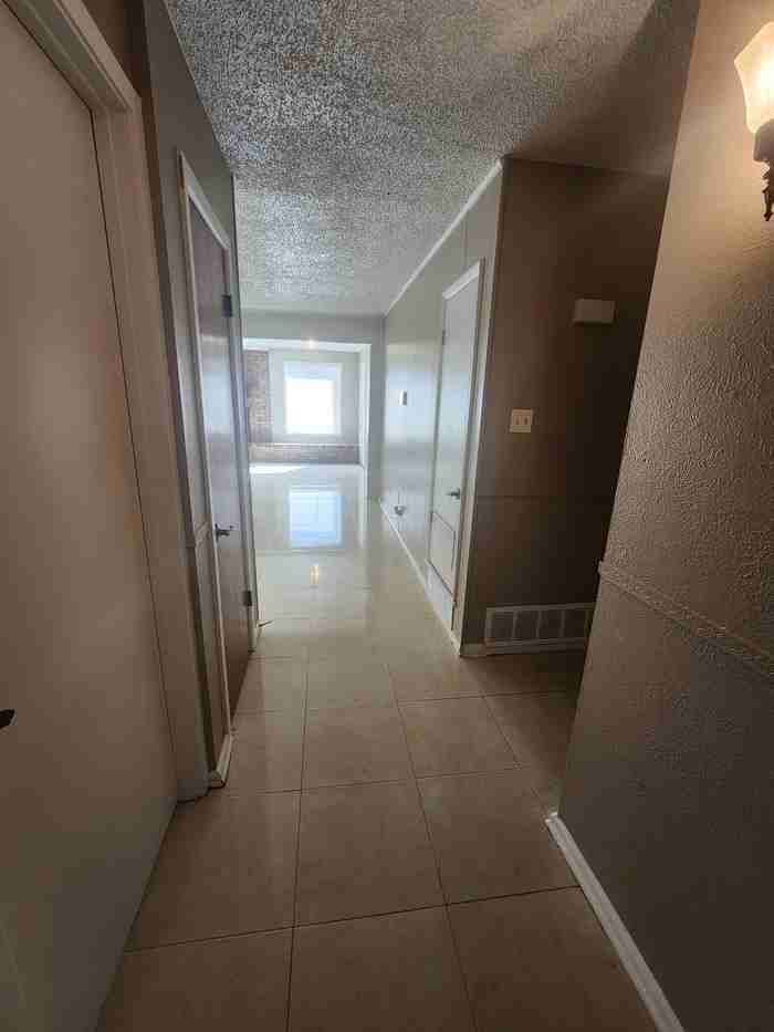 218 N Dewberry Dr - Photo 3 of 27