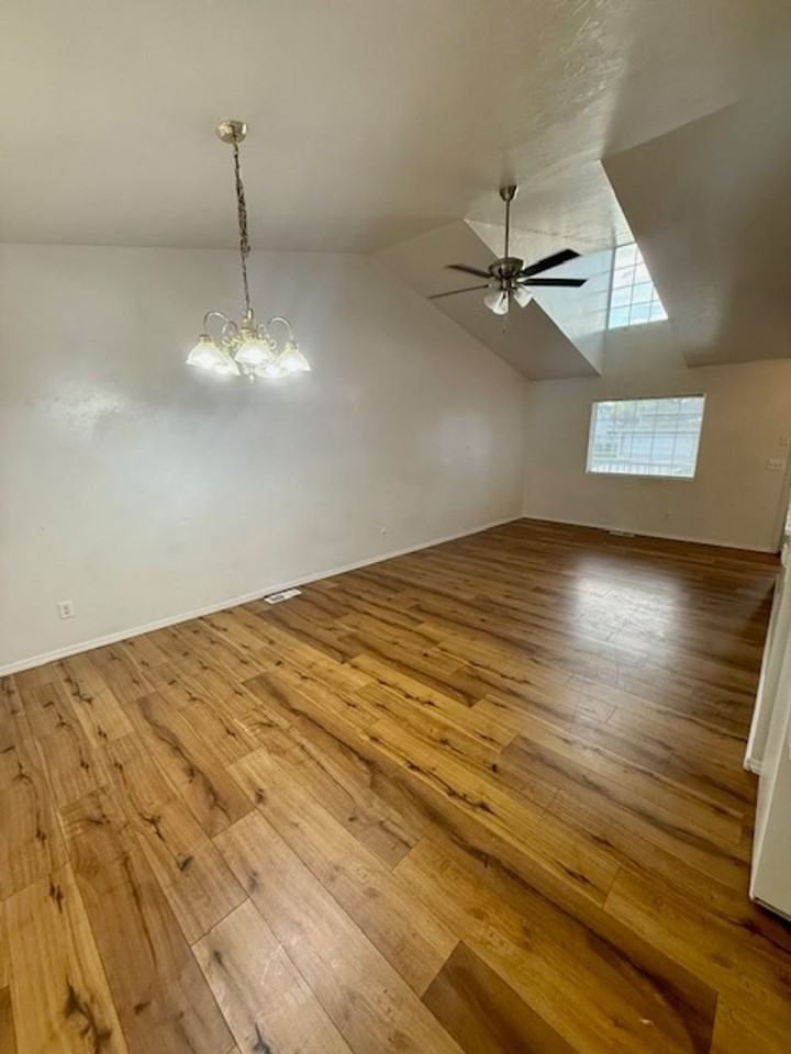 97 13th St #B - Photo 4 of 20