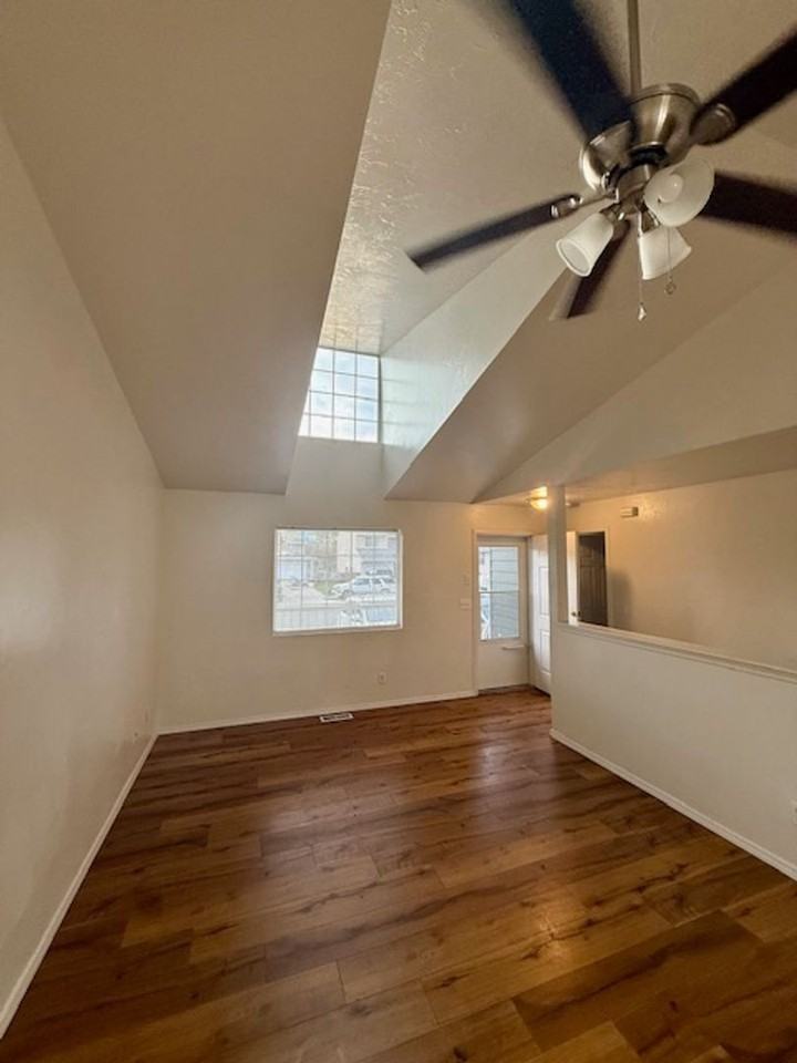 97 13th St #B - Photo 7 of 20