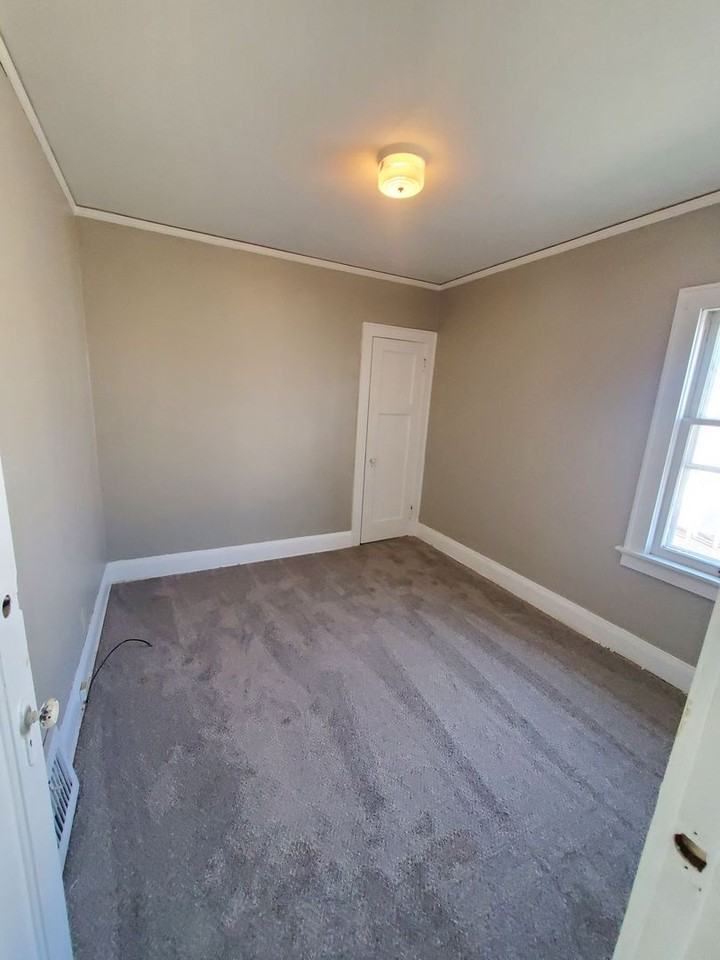 4124 N 6th St - Photo 4 of 11