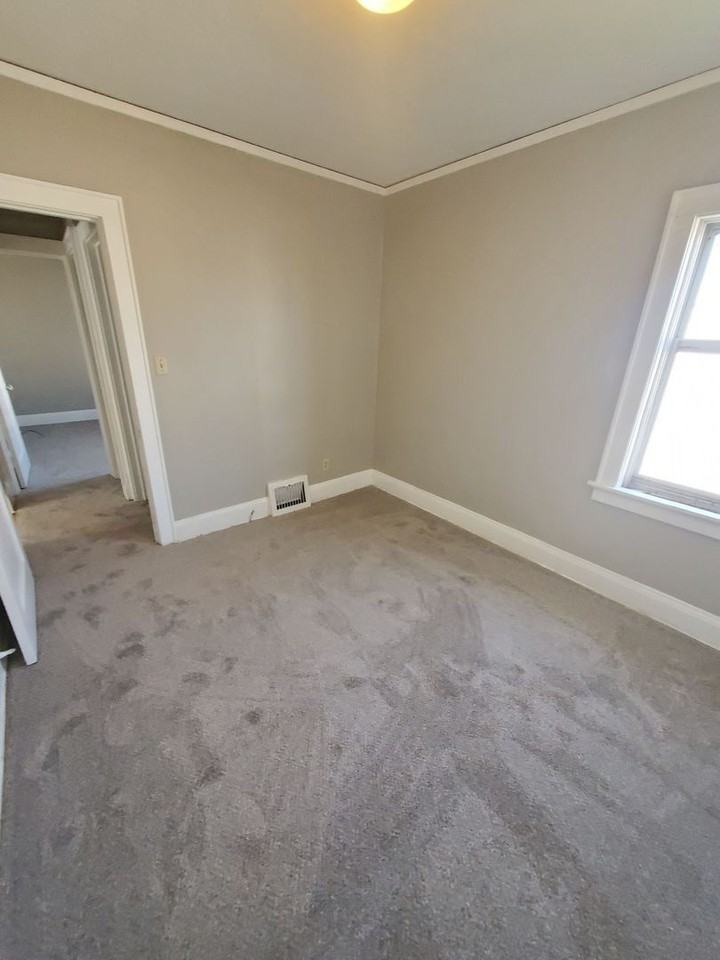 4124 N 6th St - Photo 6 of 11