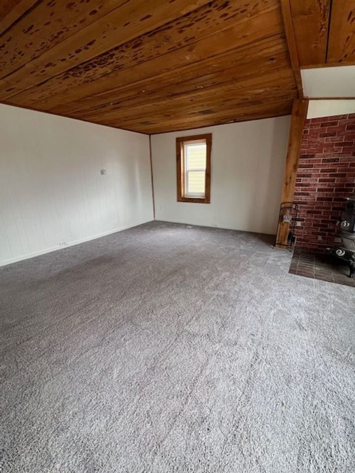 127 S Ada St - Photo 3 of 17