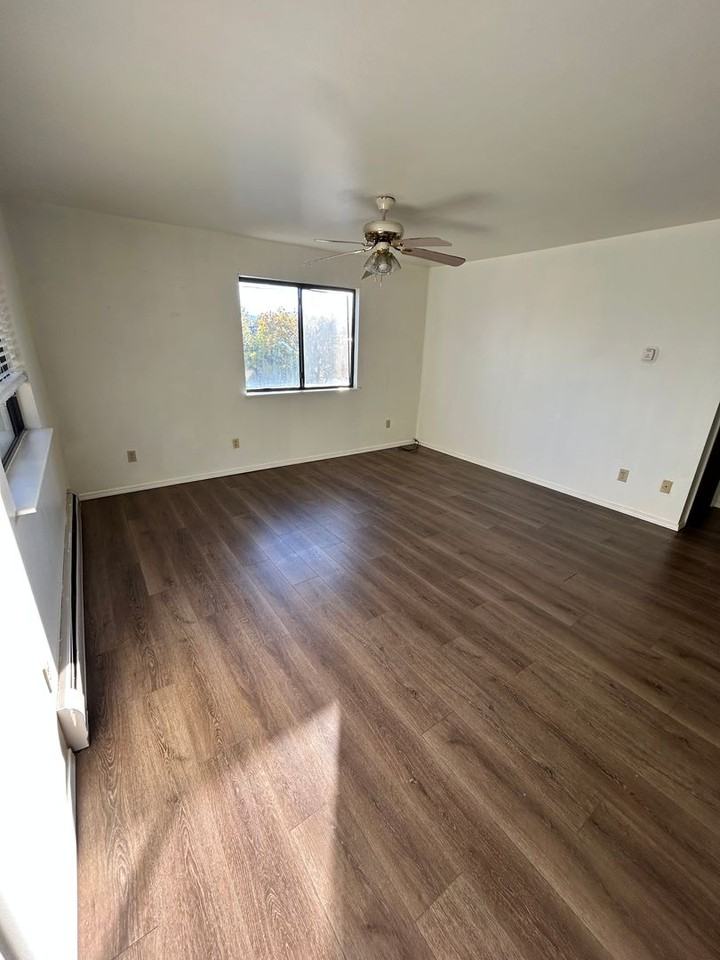 582 East Spruce Drive #6 - Photo 2 of 10