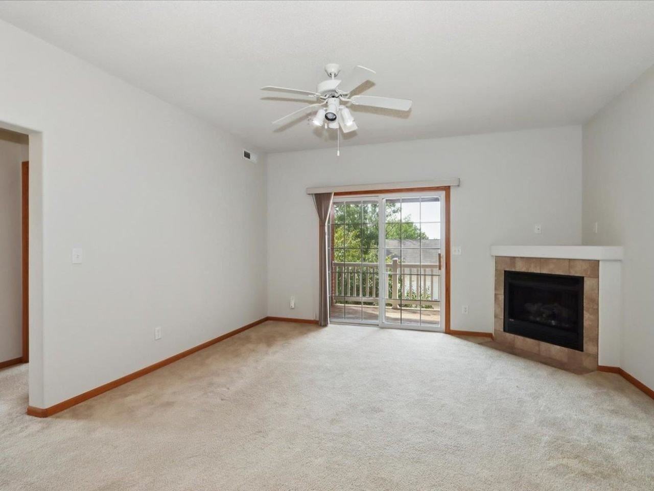 4375 York Pl - Photo 5 of 16