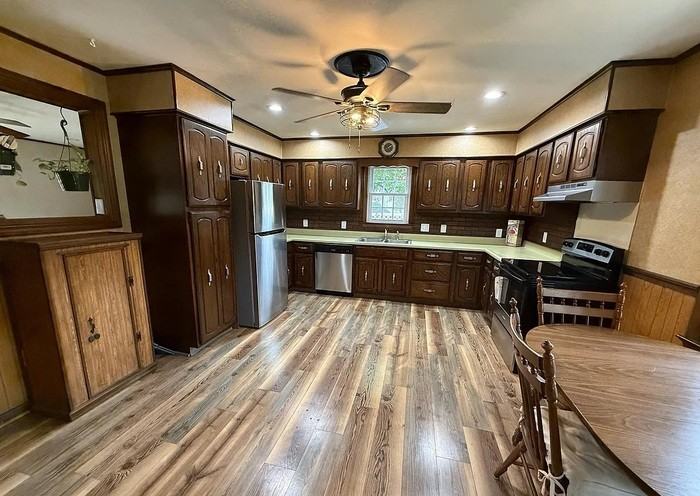 565 N Burlington Rd - Photo 3 of 6