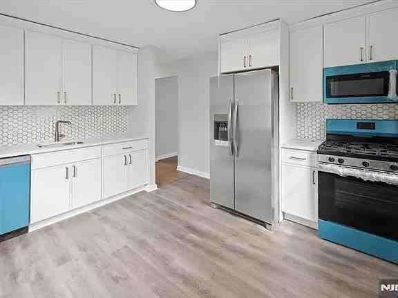 499 Goffle Rd - Photo 2 of 7