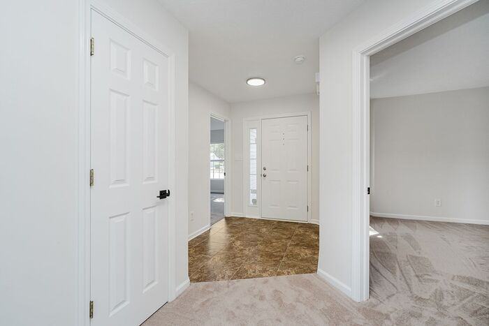 5896 Hollow Oak Trl - Photo 3 of 28