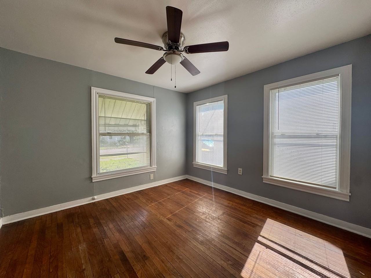 1224 Ashleman St - Photo 7 of 8