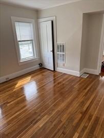 81 Nightingale Ave #2