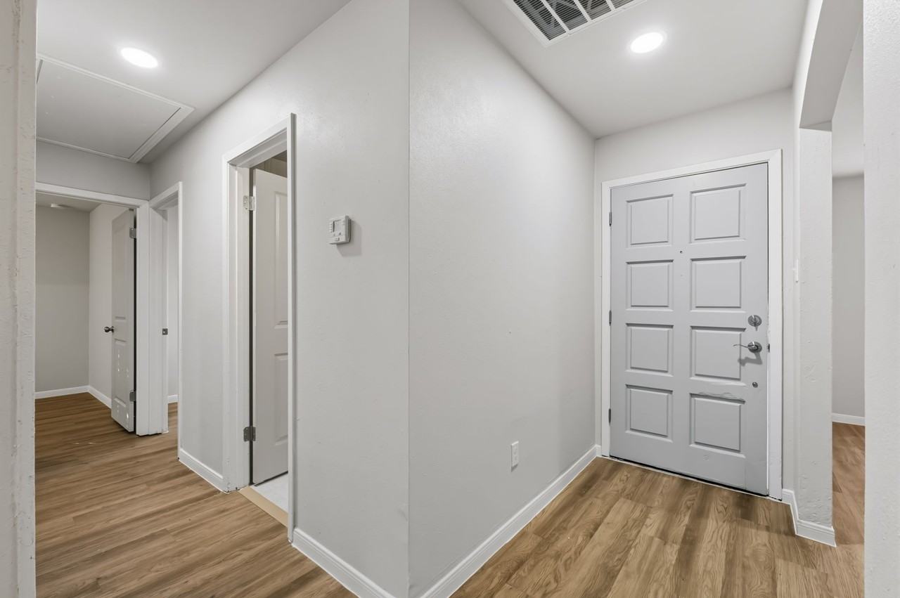 2414 Rutledge St #NA - Photo 3 of 20