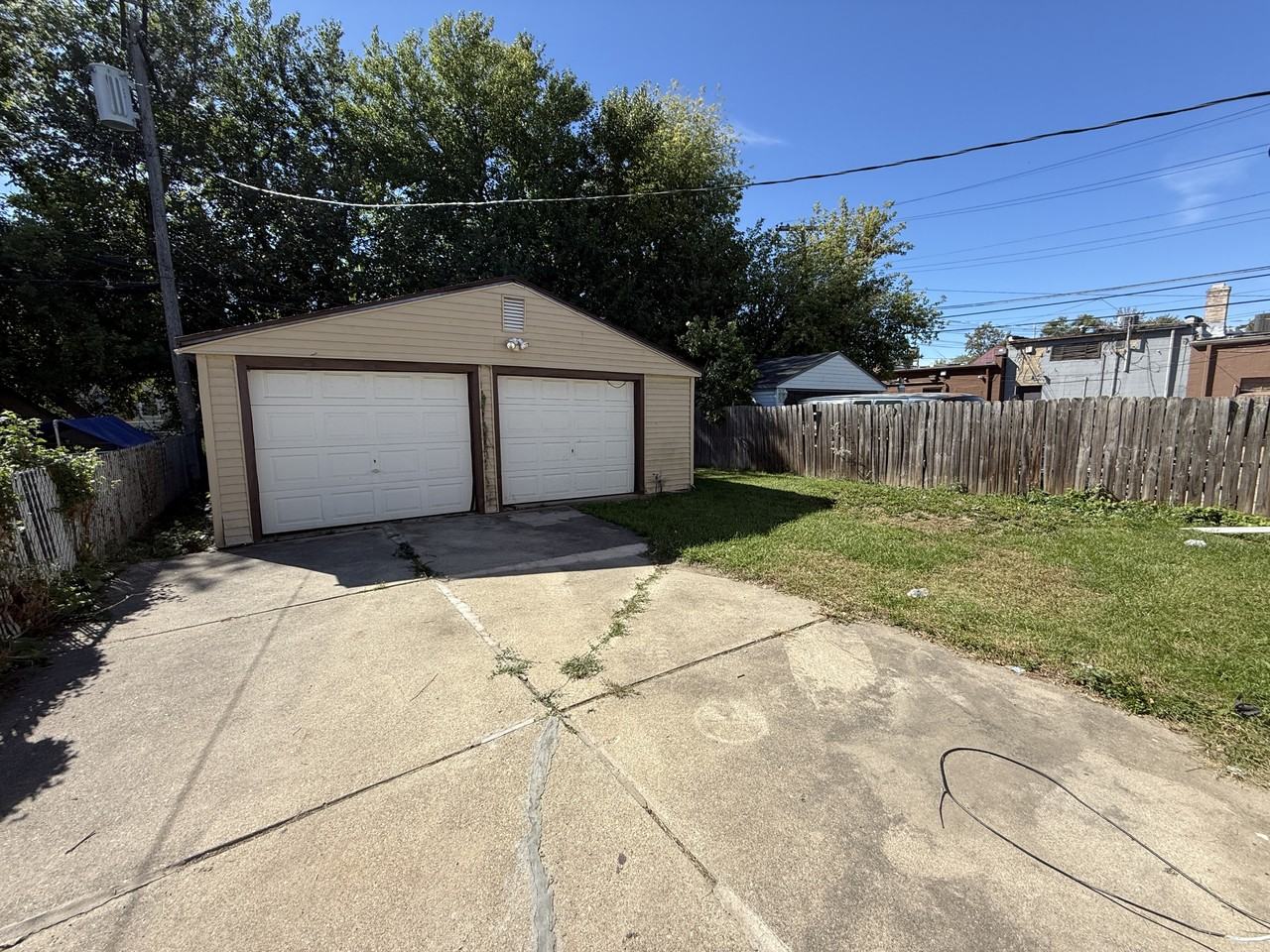18532 Roscommon St #NA - Photo 3 of 9
