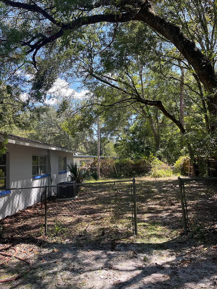 4225 Nw 21st Dr #NA - Photo 3 of 17