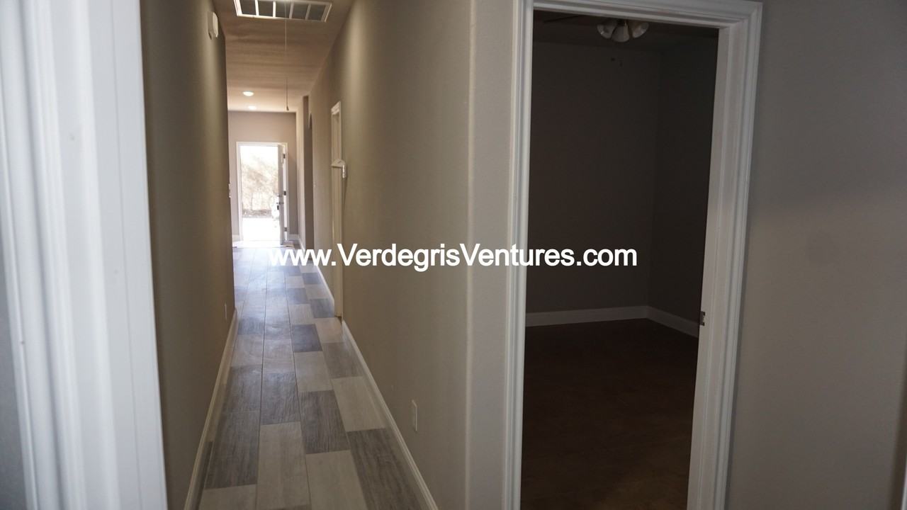 706 S Brazos Ave #B - Photo 6 of 16
