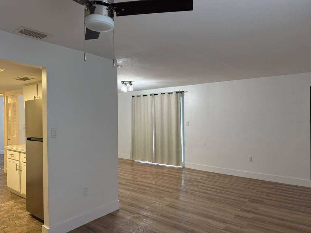 22291 Westchester Blvd #304 - Photo 5 of 11