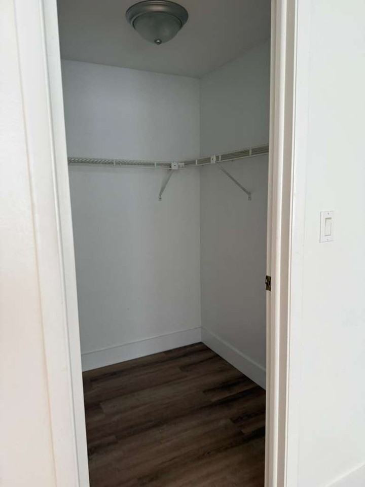 22291 Westchester Blvd #304 - Photo 7 of 11