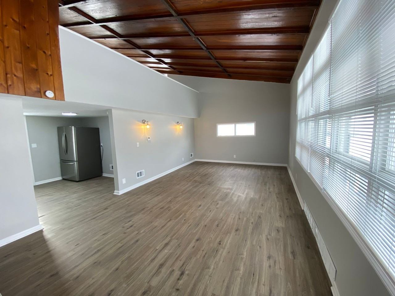 4619 Saratoga St - Photo 2 of 21