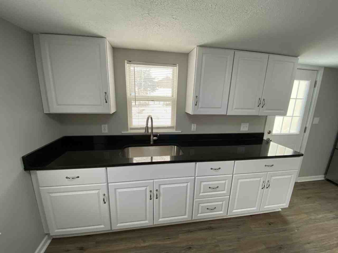 4619 Saratoga St - Photo 5 of 21