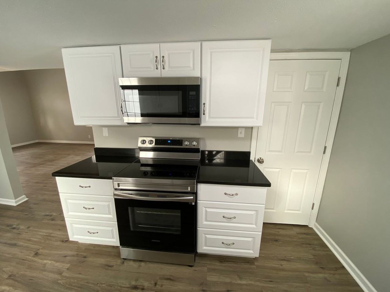 4619 Saratoga St - Photo 6 of 21