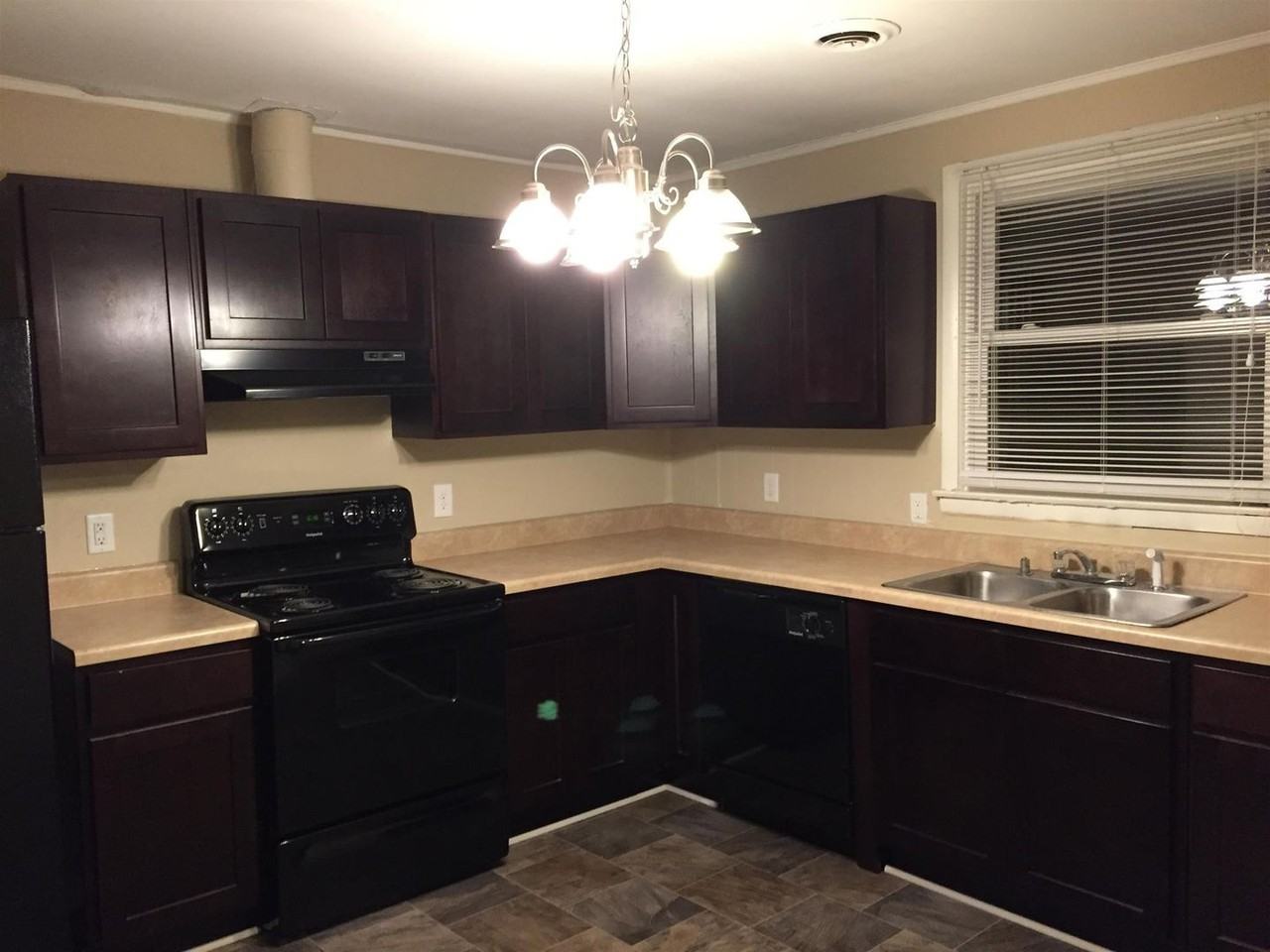 1302 Atlas Street - Photo 2 of 11