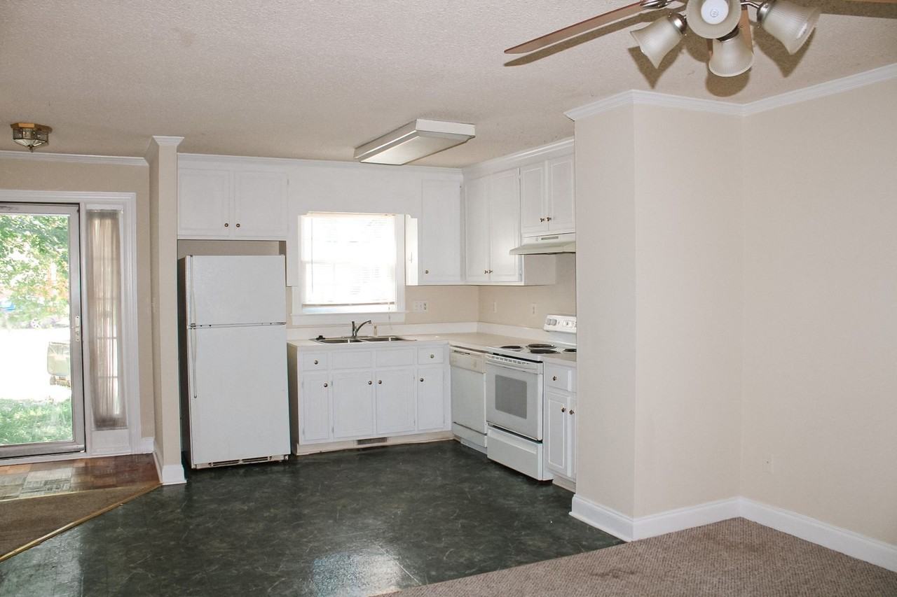 3508 Providence Ln Nw - Photo 4 of 25