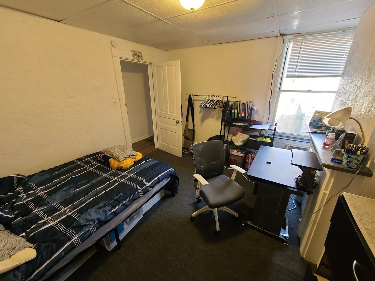 311 Lawn St - Photo 7 of 28