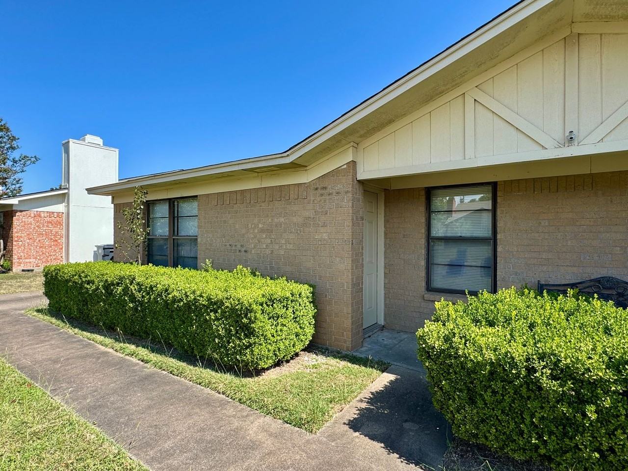 1412 Chapel Creek Rd - Photo 2 of 12