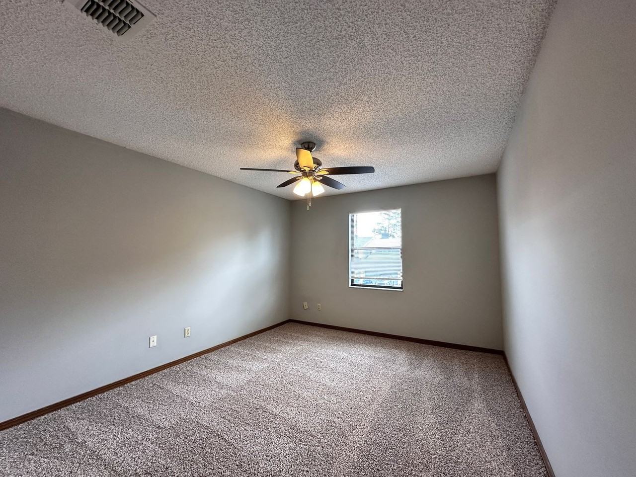 1114 Romaine Cir W - Photo 7 of 16