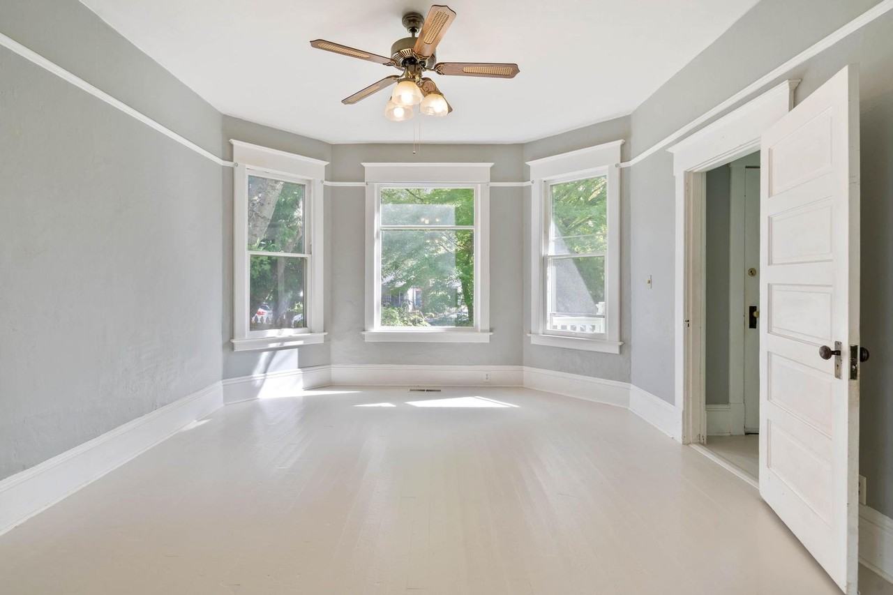 3523 N Gantenbein Ave - Photo 3 of 43