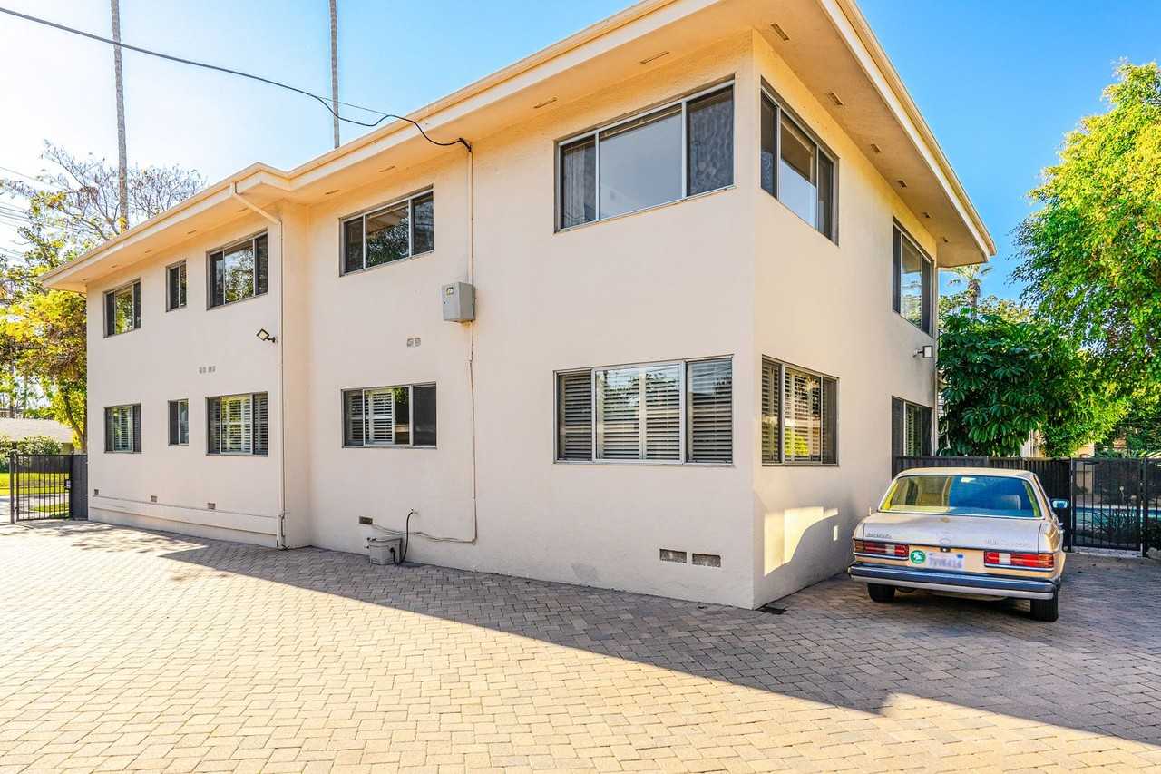 1250 South Orange Grove Boulevard - Photo 4 of 40