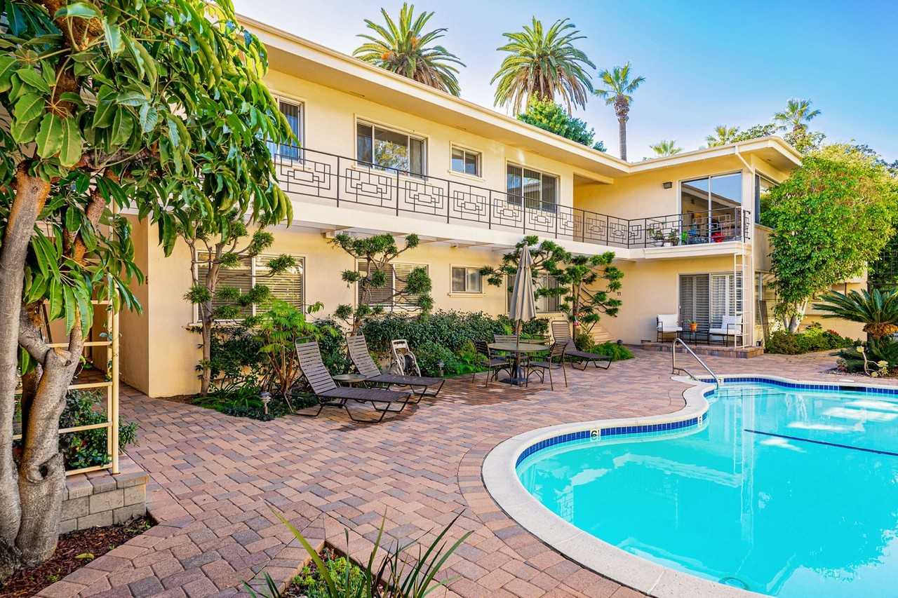 1250 South Orange Grove Boulevard - Photo 5 of 40