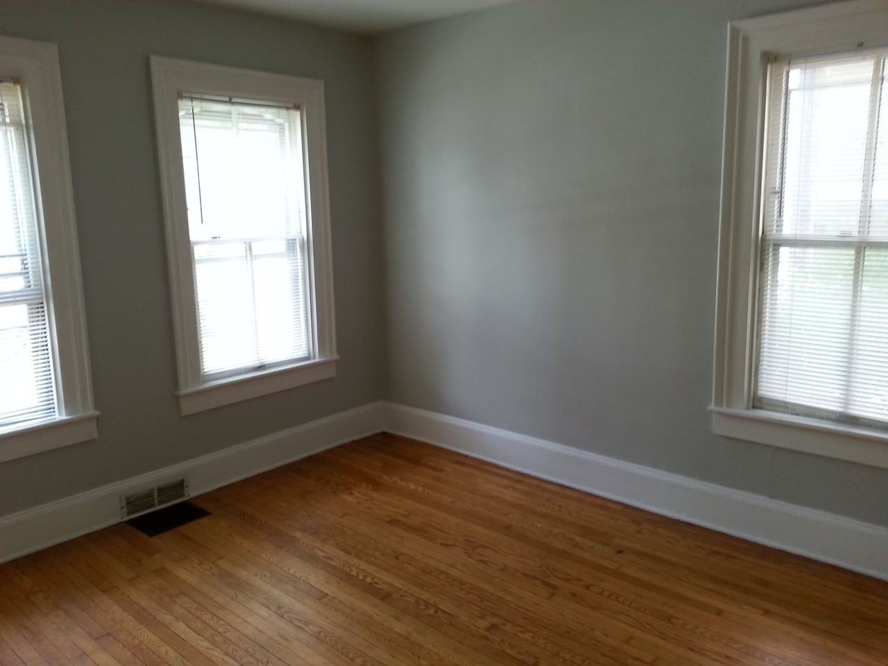 (538) - 533 W Doty Street - Photo 6 of 19