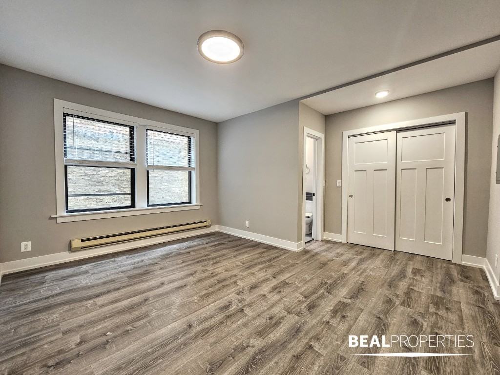 4546 N Damen Ave - Photo 3 of 8