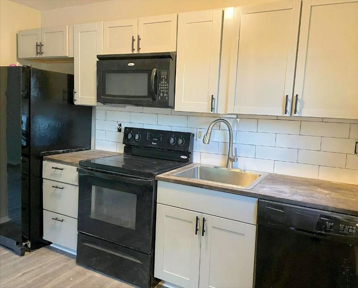 1816 Culverson Ave - Photo 2 of 10