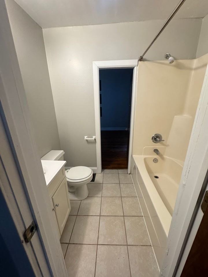 1417 S Walnut St #A - Photo 6 of 8