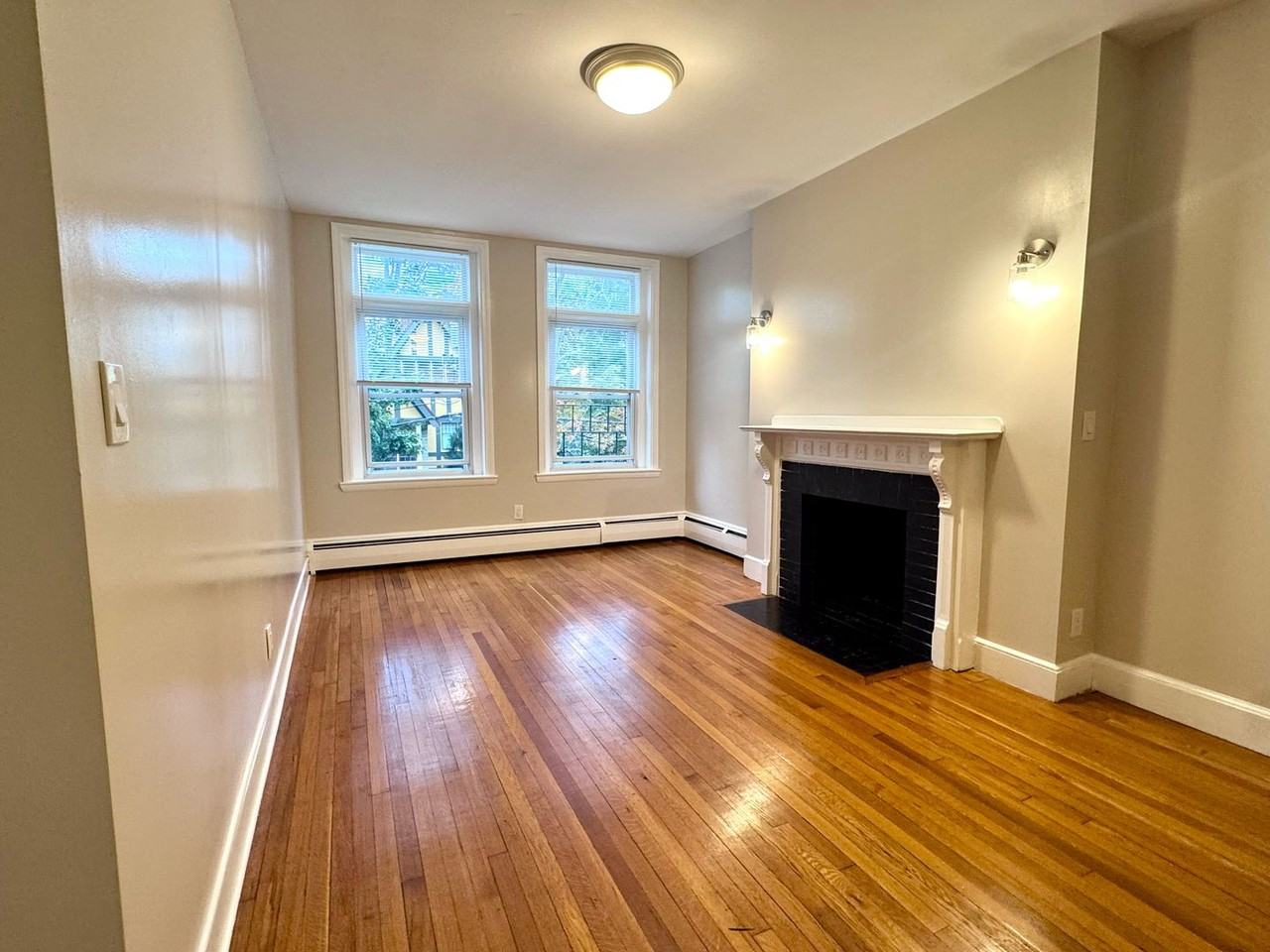 164 Winthrop Rd - Photo 2 of 8