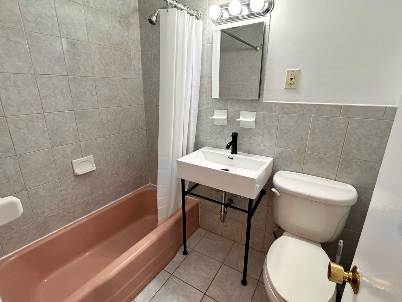 164 Winthrop Rd - Photo 5 of 8