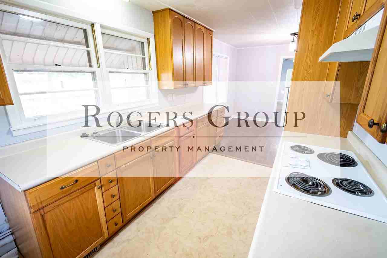 102 Washington St - Photo 2 of 11