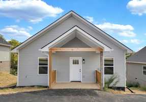 featured image of 2705 Knoll Run Ct