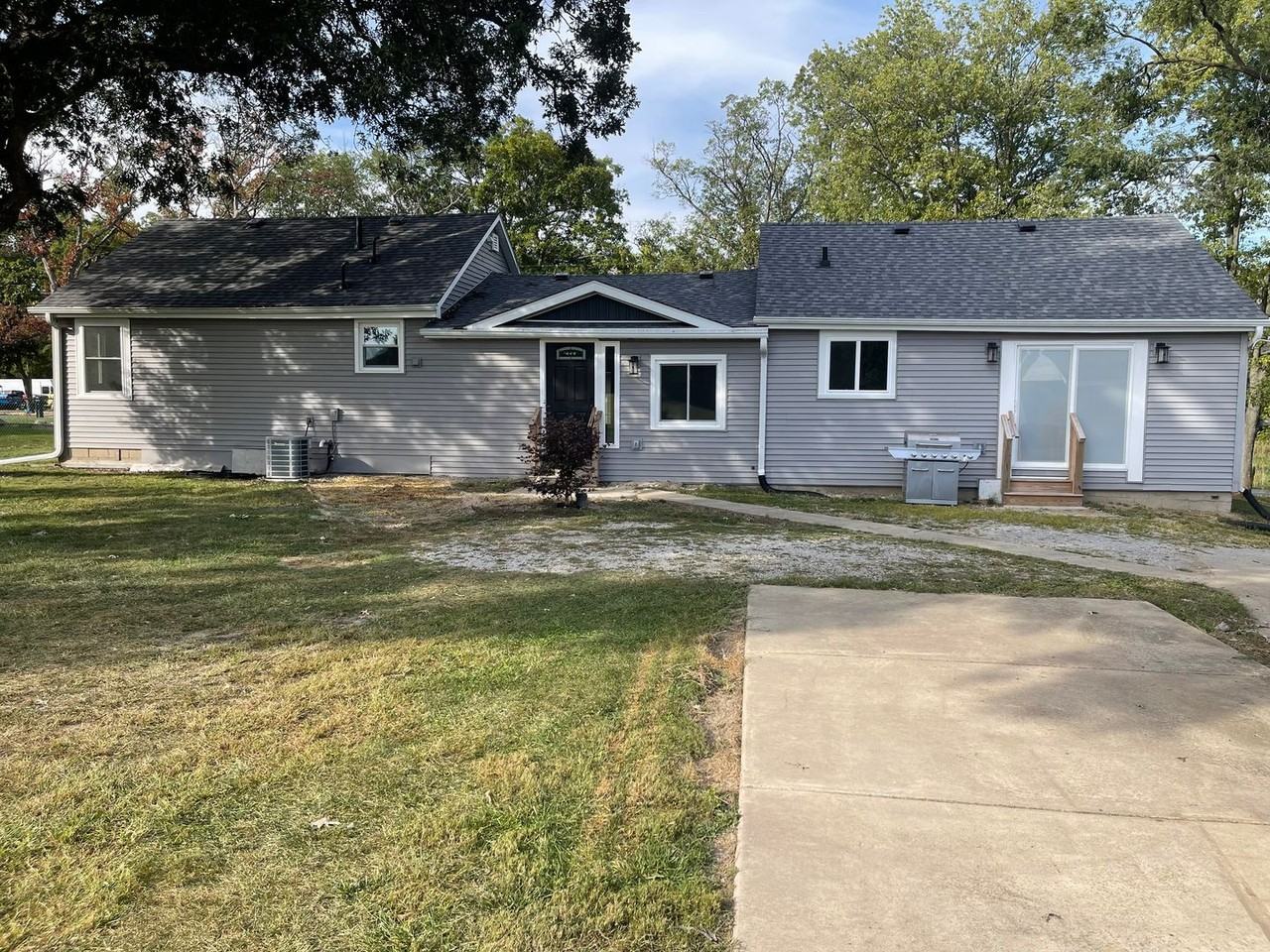 6601 W 141st Ave - Photo 2 of 33