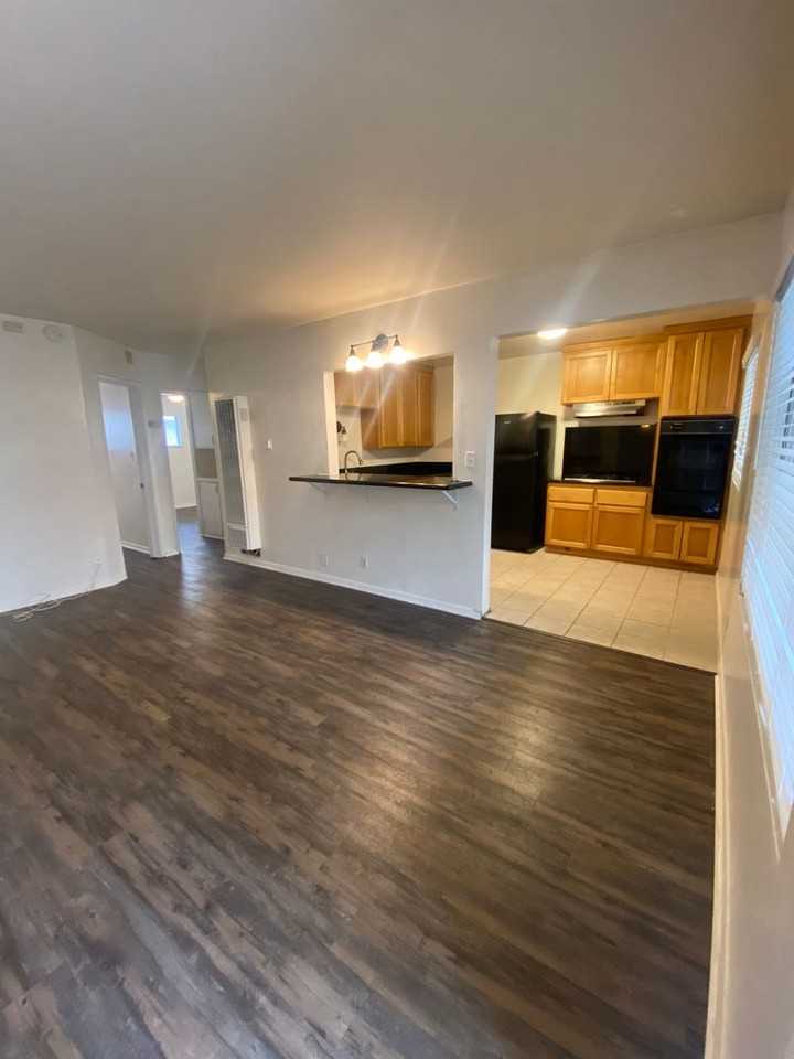 4937 Coronado Ave - Photo 4 of 18